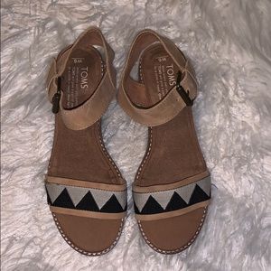 Toms sandals